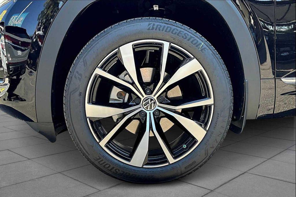 new 2026 Volkswagen Atlas Cross Sport car, priced at $54,513