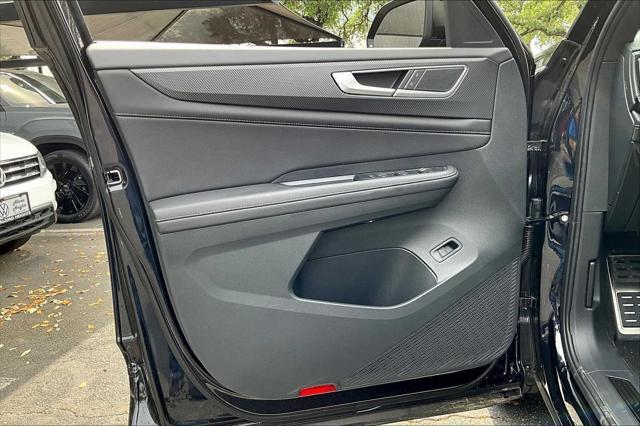 new 2025 Volkswagen Atlas Cross Sport car, priced at $50,037