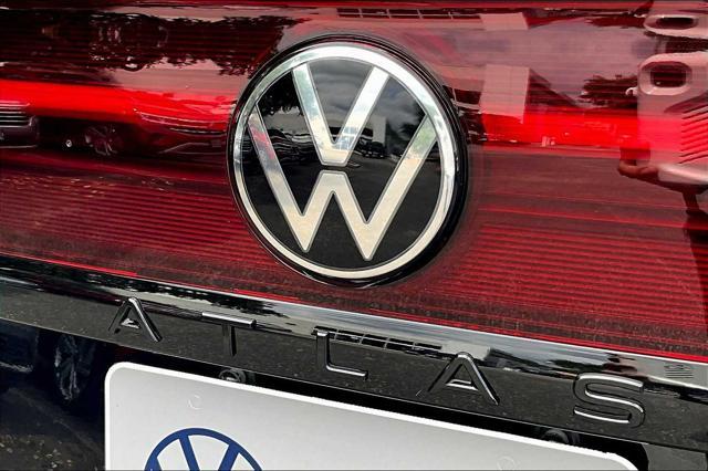 new 2025 Volkswagen Atlas Cross Sport car, priced at $50,037