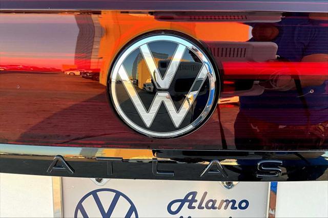 new 2025 Volkswagen Atlas Cross Sport car, priced at $50,492