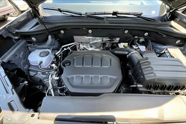new 2025 Volkswagen Atlas car, priced at $50,223