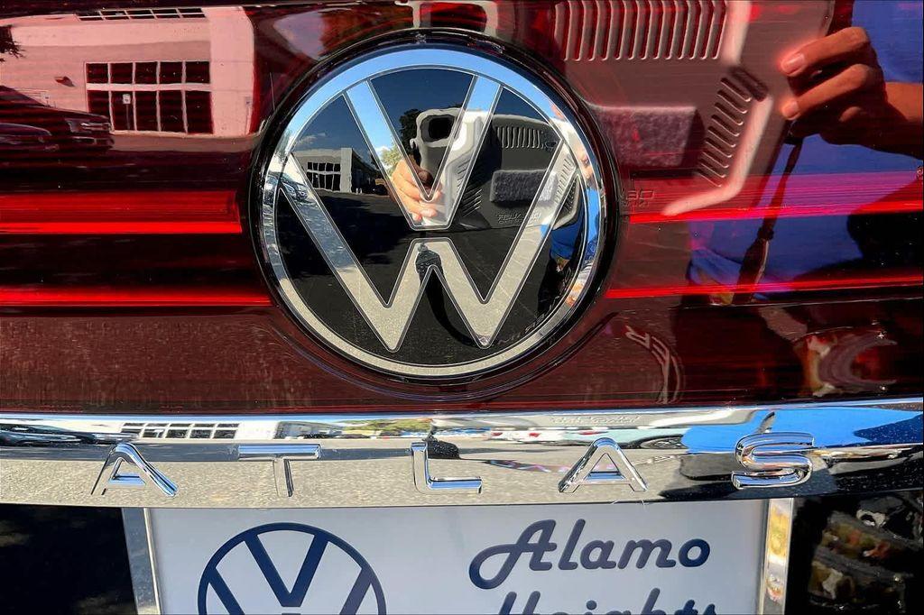 new 2025 Volkswagen Atlas car, priced at $45,526