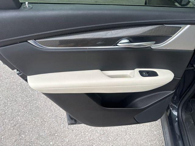 used 2023 Cadillac XT5 car, priced at $35,903