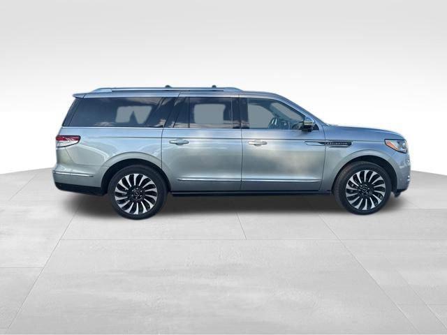 used 2022 Lincoln Navigator car, priced at $55,962