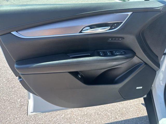 used 2017 Cadillac XT5 car, priced at $20,848