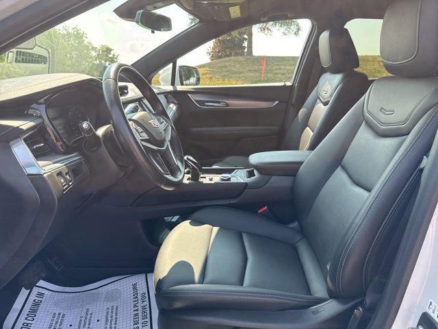 used 2022 Cadillac XT5 car, priced at $30,944