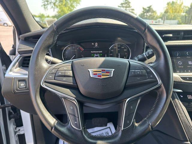 used 2022 Cadillac XT5 car, priced at $30,944