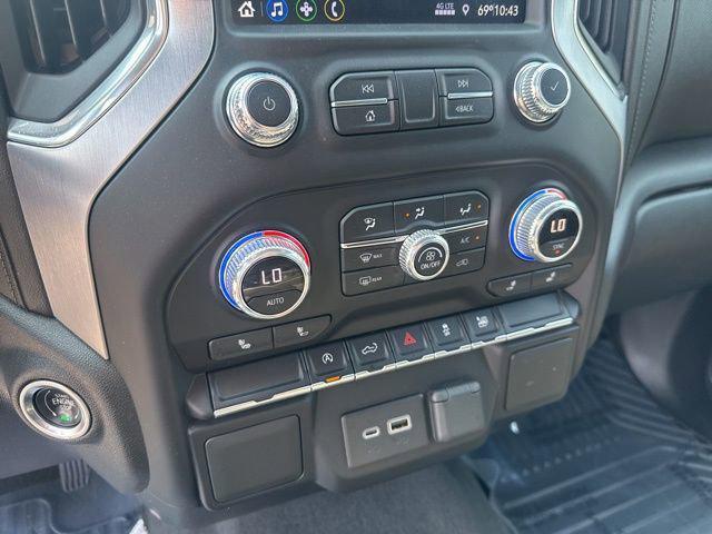 used 2021 GMC Sierra 1500 car, priced at $40,689