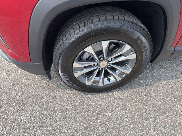 used 2025 Chevrolet Equinox car, priced at $29,901