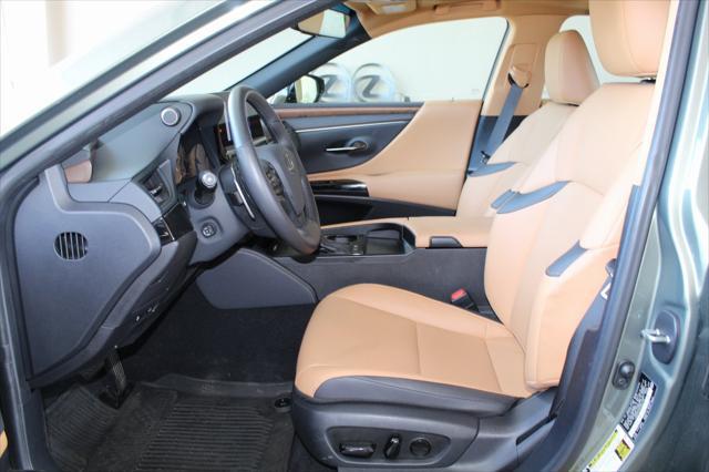 used 2025 Lexus ES 300h car, priced at $45,995