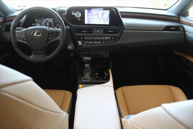 used 2025 Lexus ES 300h car, priced at $45,995