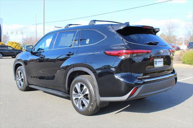 used 2022 Toyota Highlander car, priced at $38,995