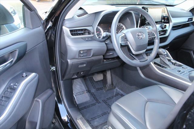 used 2022 Toyota Highlander car, priced at $38,995