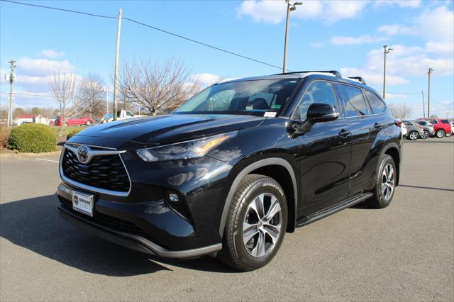 used 2022 Toyota Highlander car, priced at $38,995