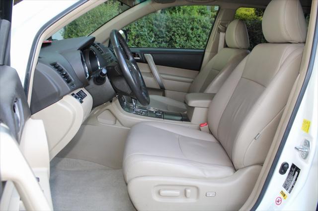 used 2010 Toyota Highlander car, priced at $8,795