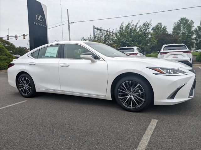 new 2025 Lexus ES 300h car, priced at $50,280