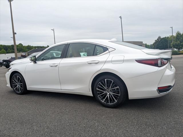 new 2025 Lexus ES 300h car, priced at $50,280