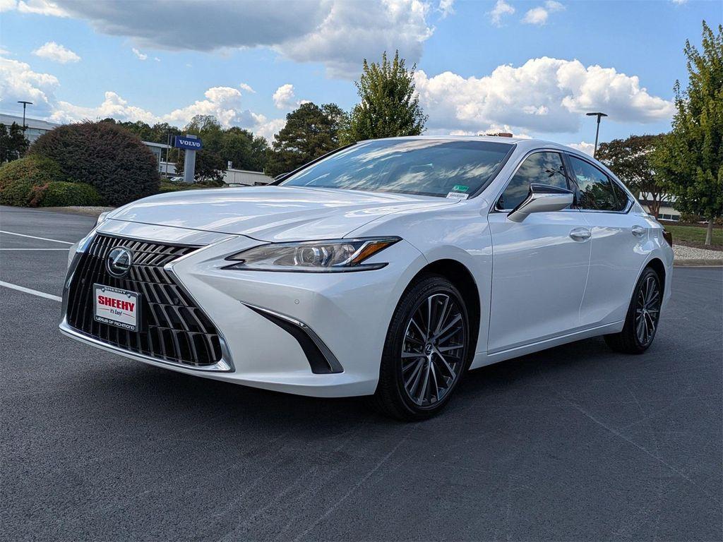 new 2025 Lexus ES 300h car, priced at $50,829