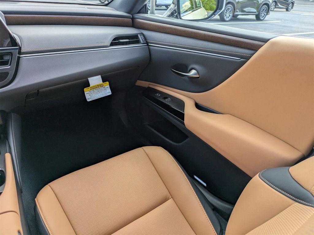 new 2025 Lexus ES 300h car, priced at $50,829