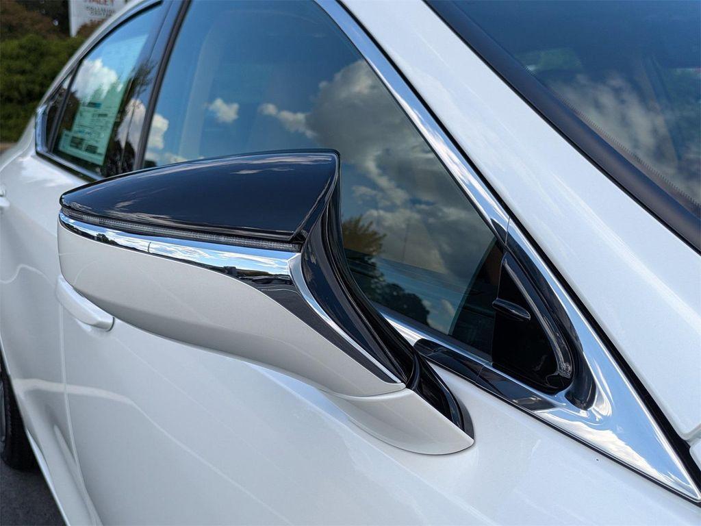 new 2025 Lexus ES 300h car, priced at $50,829
