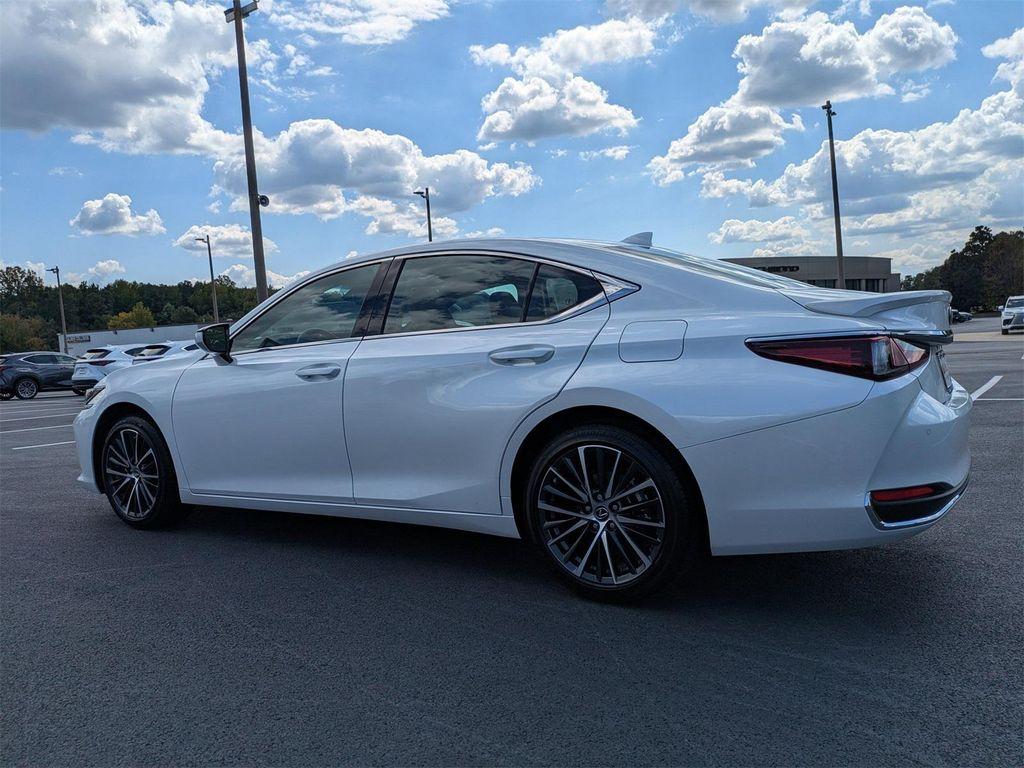 new 2025 Lexus ES 300h car, priced at $50,829
