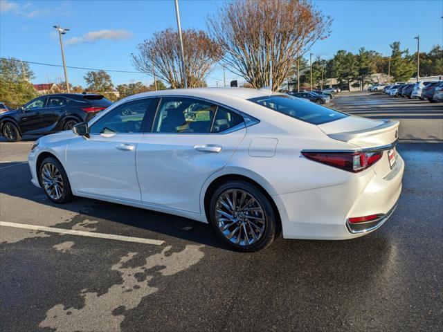 new 2025 Lexus ES 300h car, priced at $54,459