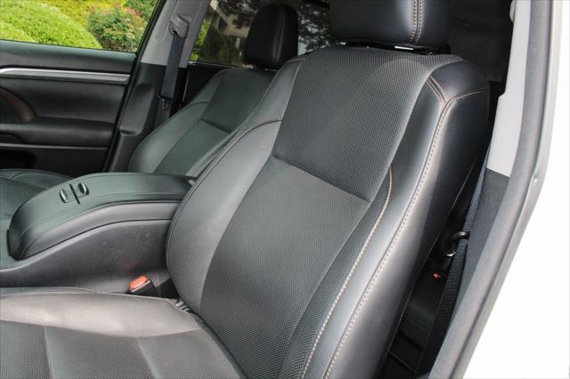 used 2017 Toyota Highlander car, priced at $28,555