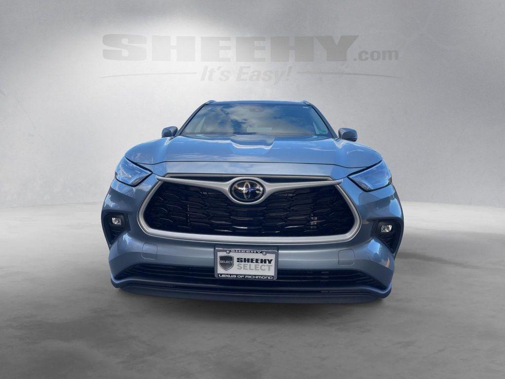 used 2022 Toyota Highlander car, priced at $36,355