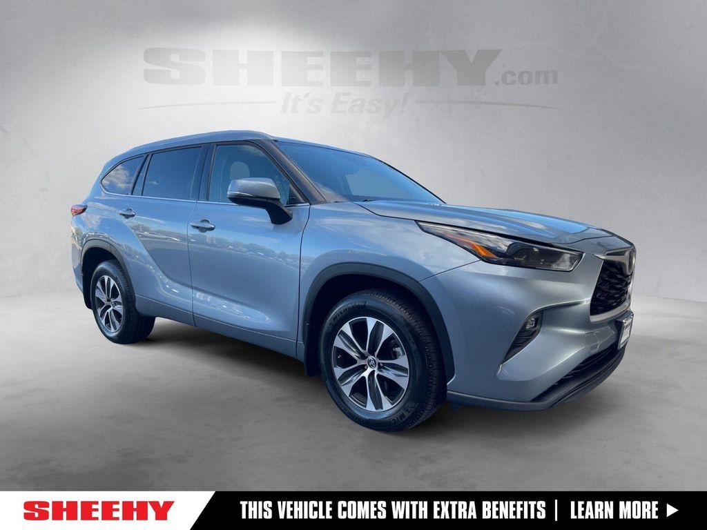 used 2022 Toyota Highlander car, priced at $36,355