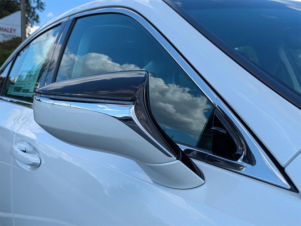 new 2025 Lexus ES 300h car, priced at $50,829