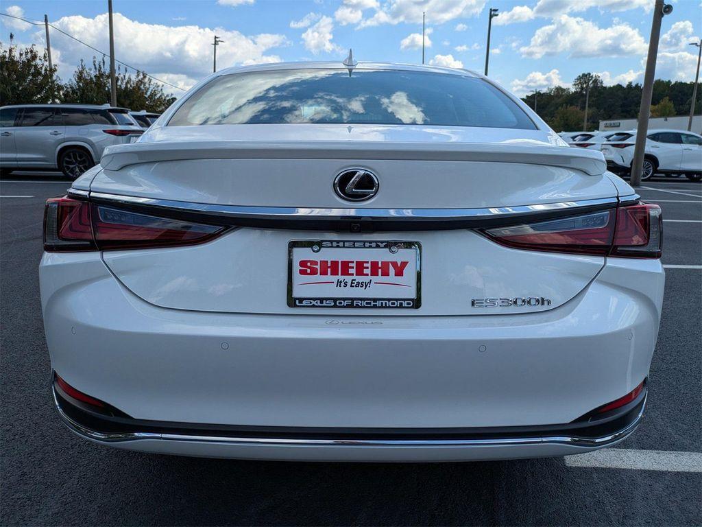 new 2025 Lexus ES 300h car, priced at $50,829