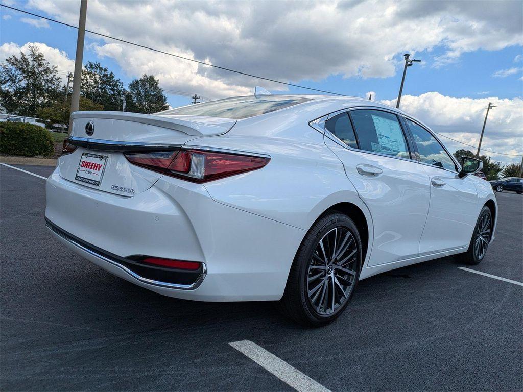 new 2025 Lexus ES 300h car, priced at $50,829