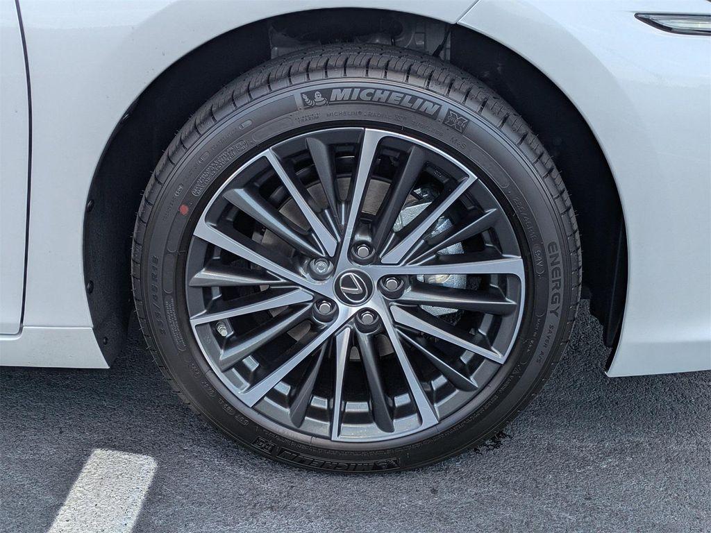 new 2025 Lexus ES 300h car, priced at $50,829