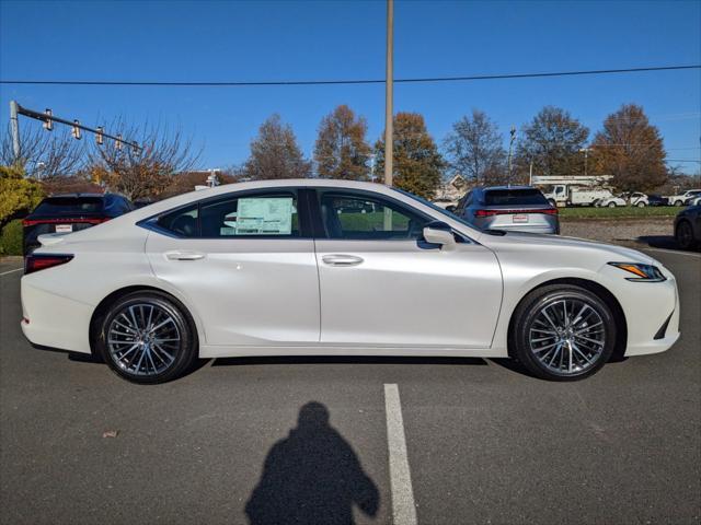 new 2025 Lexus ES 350 car, priced at $50,609