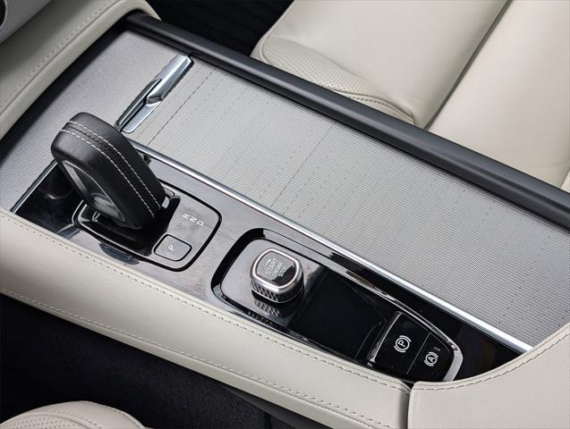 used 2022 Volvo XC90 Recharge Plug-In Hybrid car, priced at $51,995