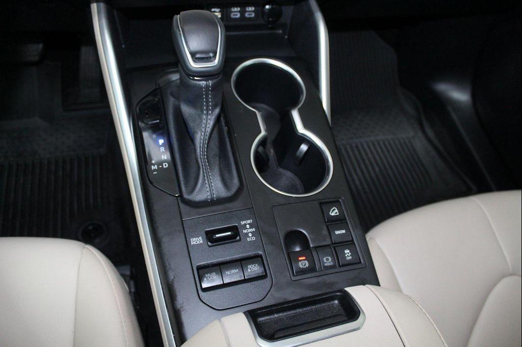 used 2024 Toyota Highlander car, priced at $39,555