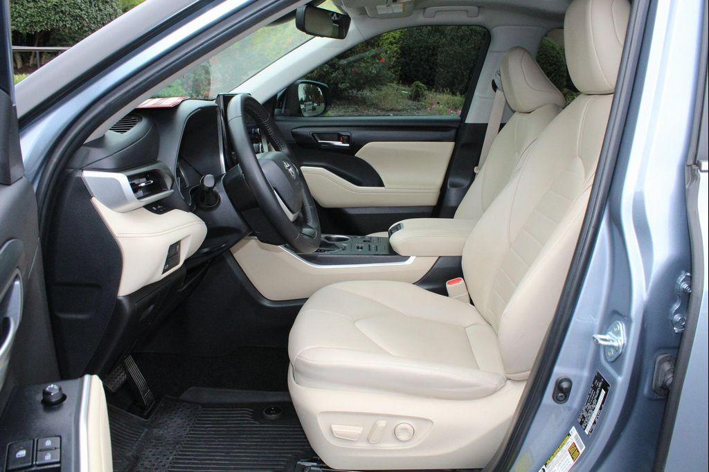 used 2024 Toyota Highlander car, priced at $39,555