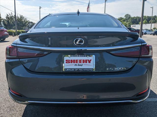 new 2025 Lexus ES 300h car, priced at $50,609
