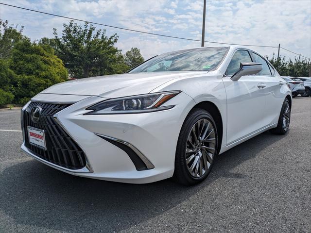 new 2025 Lexus ES 300h car
