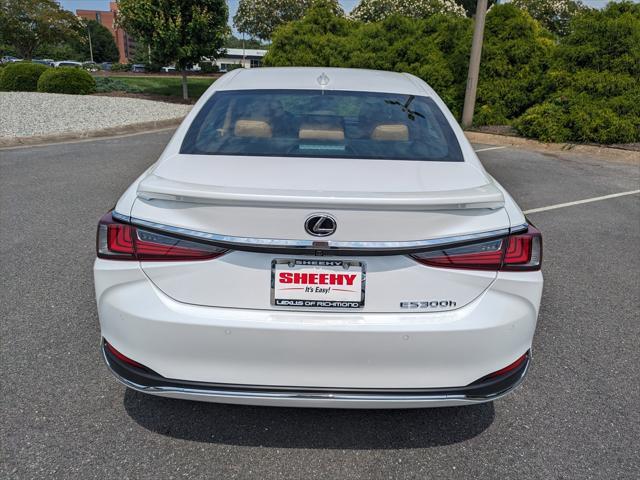 new 2025 Lexus ES 300h car