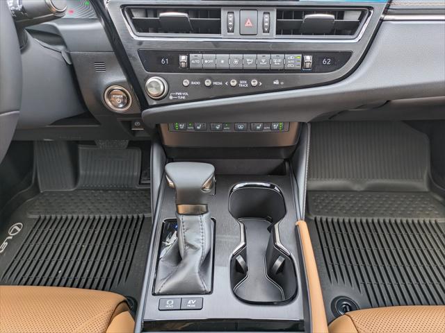 new 2025 Lexus ES 300h car
