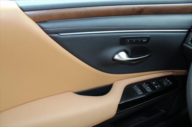 used 2025 Lexus ES 350 car, priced at $43,995