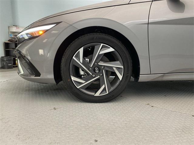 new 2025 Hyundai Elantra car, priced at $25,076