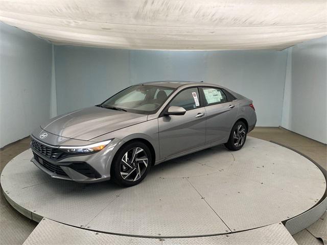 new 2025 Hyundai Elantra car, priced at $25,076