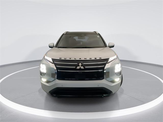 used 2025 Mitsubishi Outlander car, priced at $34,990
