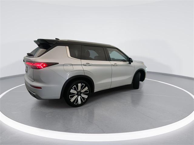 used 2025 Mitsubishi Outlander car, priced at $34,990