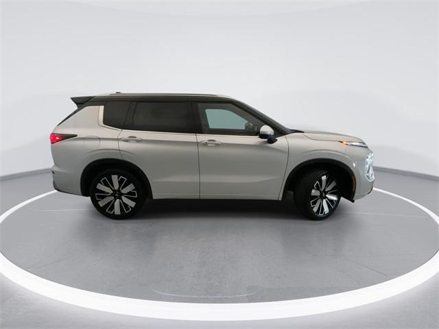 used 2025 Mitsubishi Outlander car, priced at $34,990