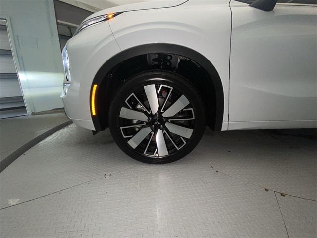 used 2025 Mitsubishi Outlander car, priced at $34,990