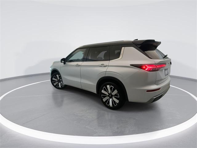 used 2025 Mitsubishi Outlander car, priced at $34,990