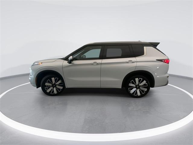 used 2025 Mitsubishi Outlander car, priced at $34,990